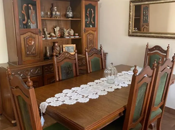 Apartamento Na Rua Principal